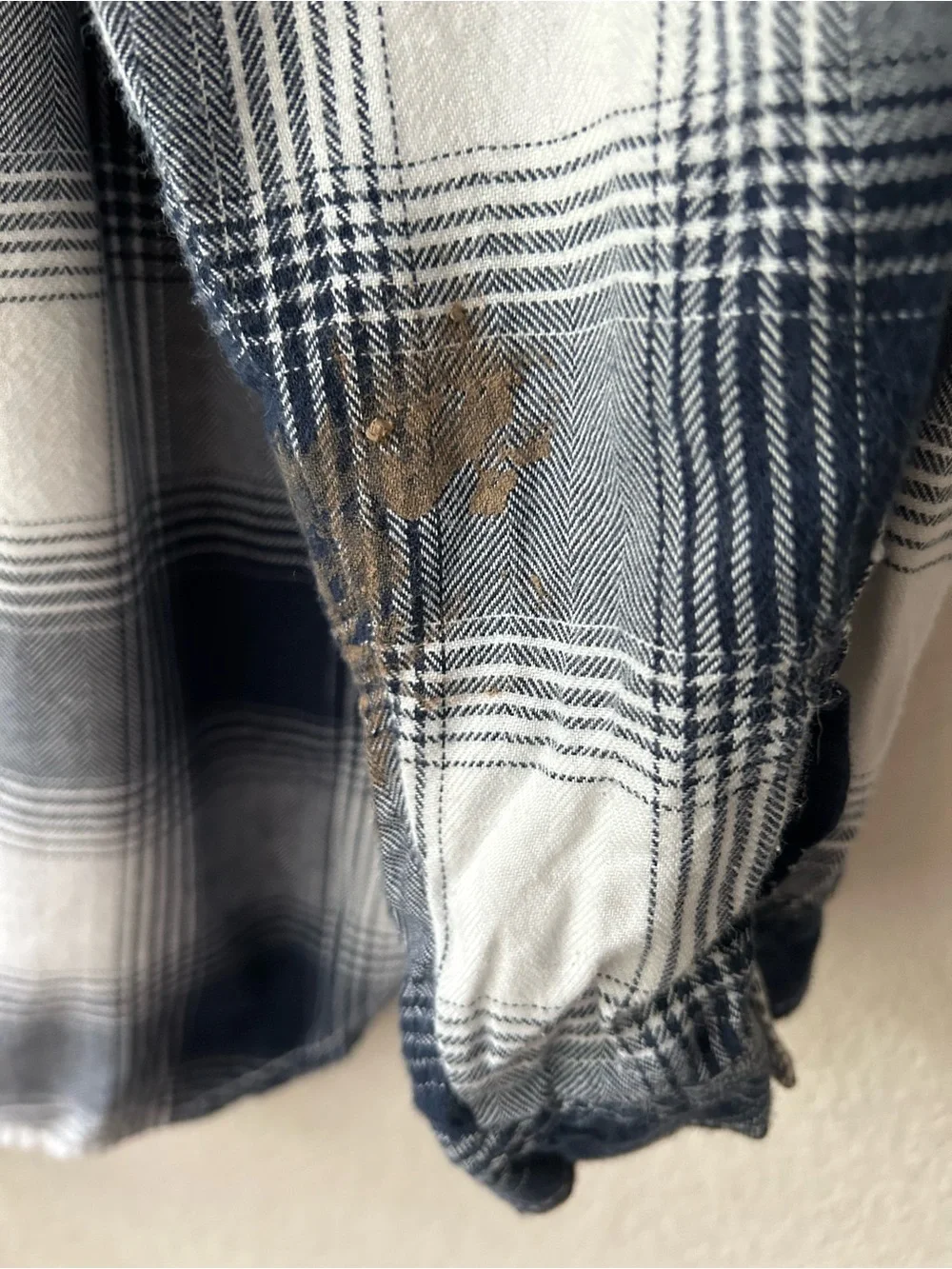 Women’s‎ Navy & White Plaid Button-Down Shirt